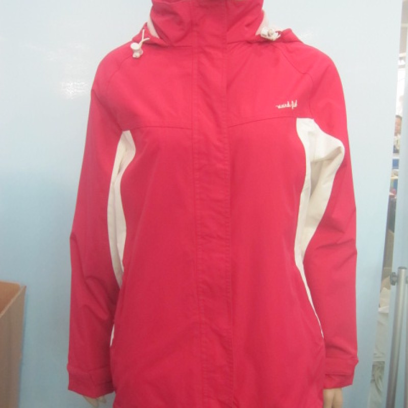 Eco-Friendly Ski Wear: Sustainable Snow Gear for Responsible Skiers AD-S108